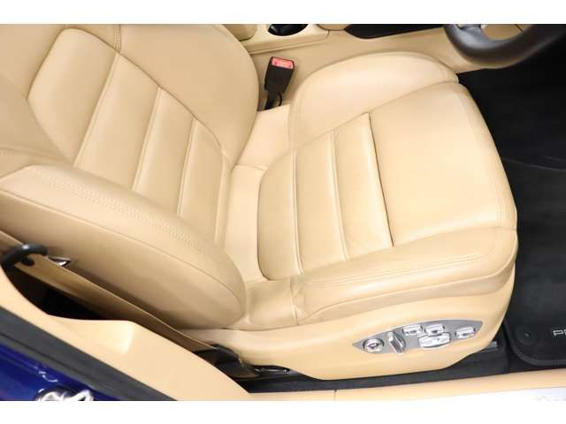 Porsche MACAN 2017-08 24901-5