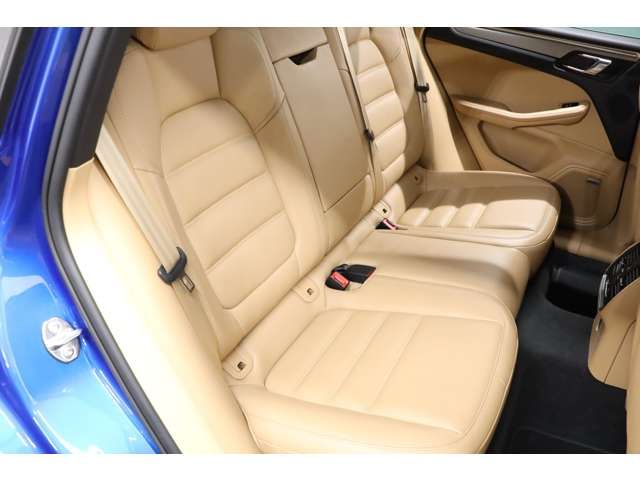 Porsche MACAN 2017-08 24901-8