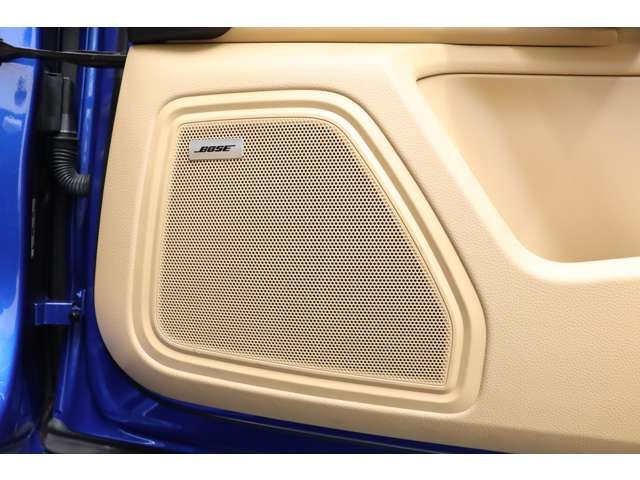 Porsche MACAN 2017-08 24901-17
