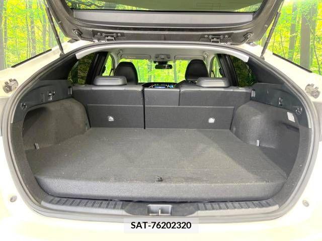 Toyota PRIUS PHV 2017-05 282553-10