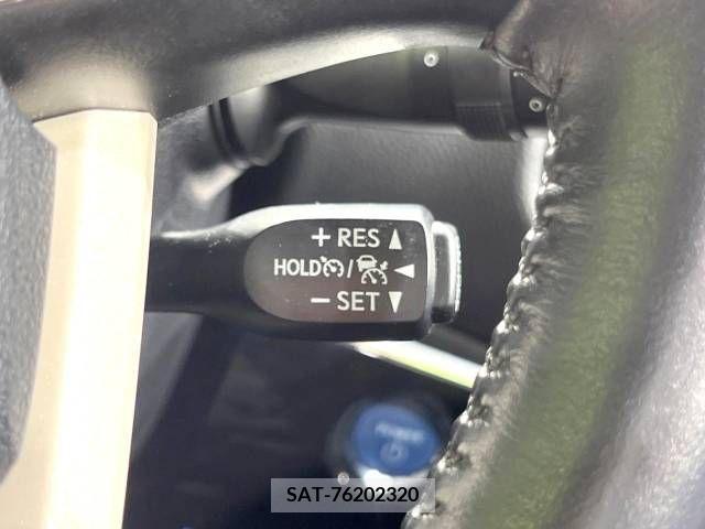 Toyota PRIUS PHV 2017-05 282553-6