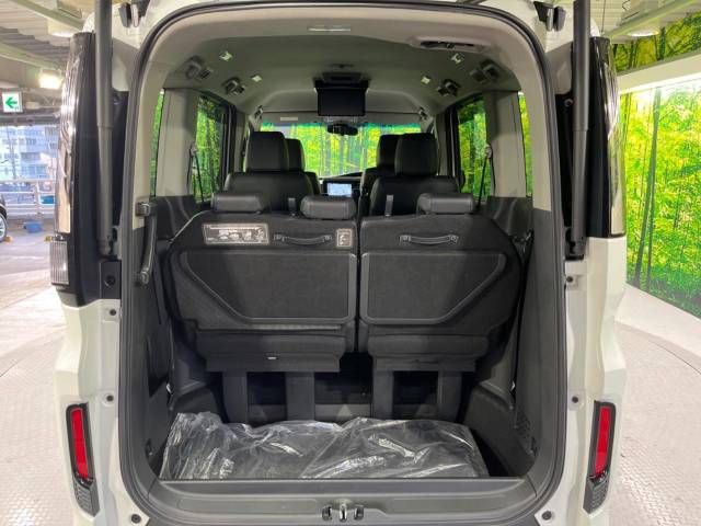 Honda e 2019-10 195174-10