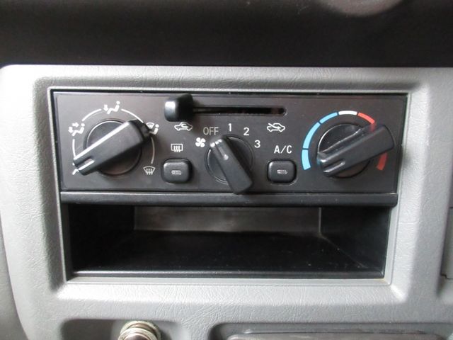 Mitsubishi MINICA 2012-01 18222-21