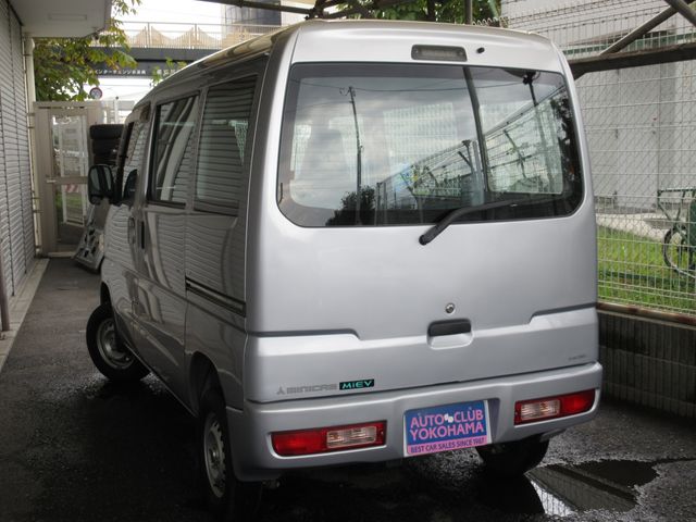 Mitsubishi MINICA 2012-01 18222-25