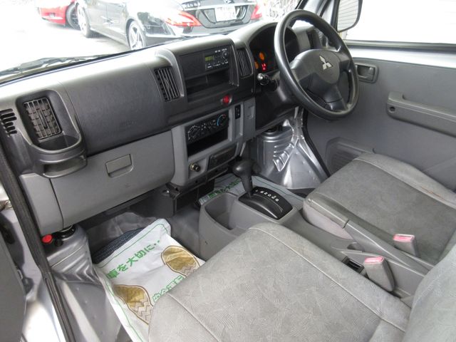 Mitsubishi MINICA 2012-01 18222-15