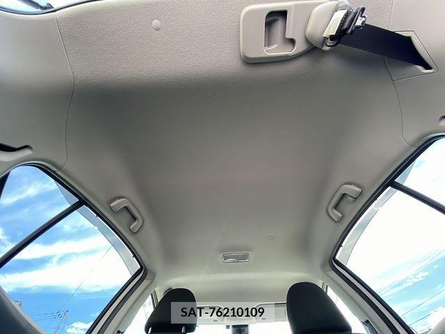 Toyota AQUA 2019-08 395684-16