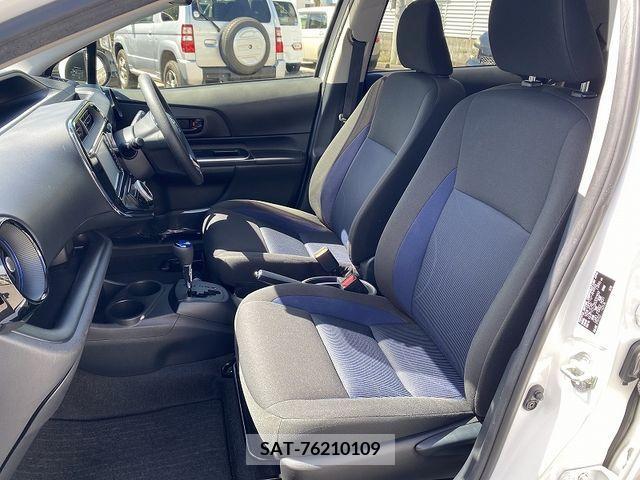 Toyota AQUA 2019-08 395684-12