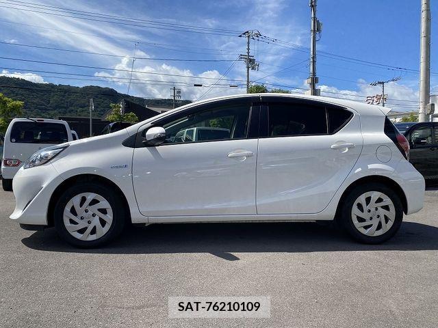 Toyota AQUA 2019-08 395684-4
