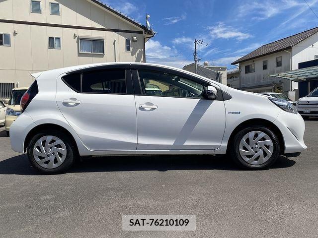 Toyota AQUA 2019-08 395684-5