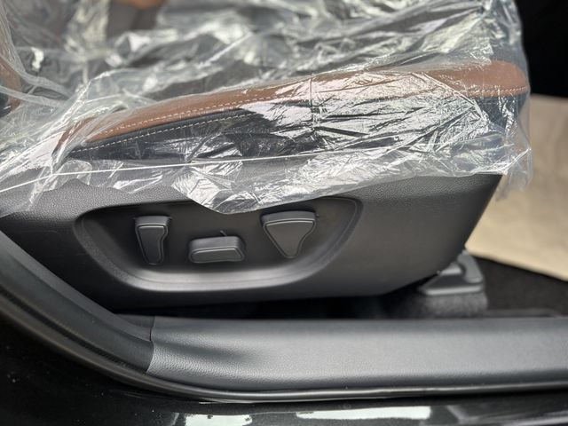 Toyota YARIS CROSS 2023-11 189346-23