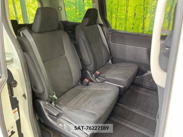Toyota VOXY HYBRID 2015-06 322794-9