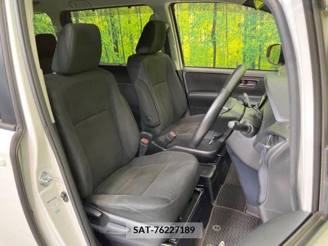Toyota VOXY HYBRID 2015-06 322794-8
