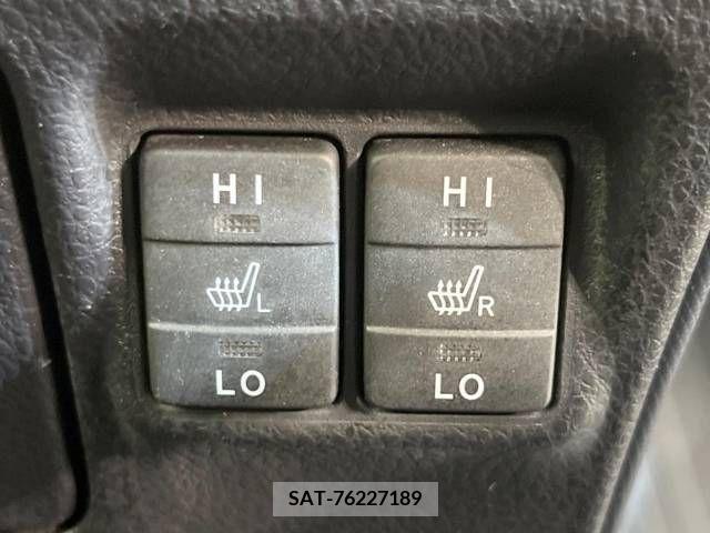 Toyota VOXY HYBRID 2015-06 322794-5