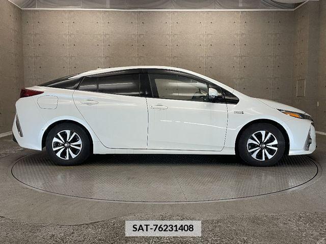 Toyota PRIUS PHV 2017-05 386111-5
