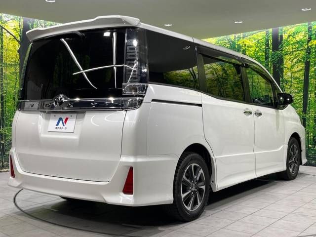 Toyota VOXY 2018-10 28295-18