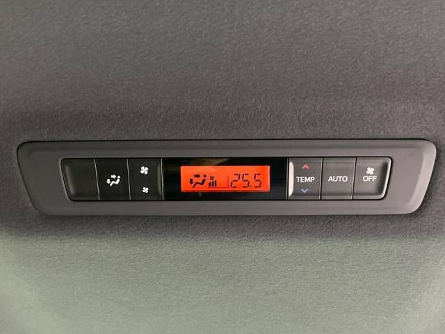 Toyota VOXY 2018-10 28295-5