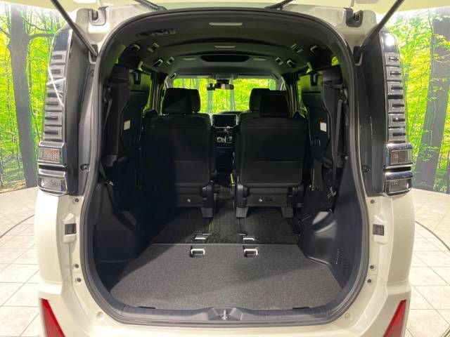 Toyota VOXY 2018-10 28295-11