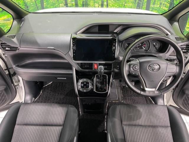 Toyota VOXY 2018-10 28295-1