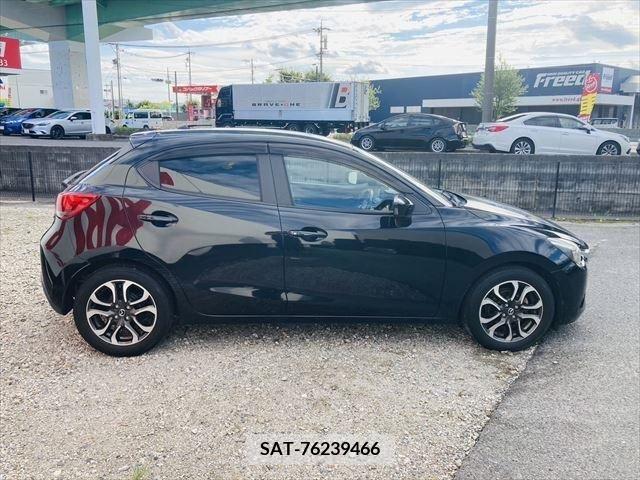 Mazda DEMIO 2015-01 359379-16