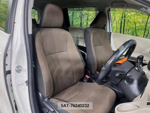 Toyota SIENTA 2016-03 368149-7