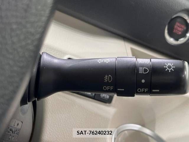 Toyota SIENTA 2016-03 368149-6