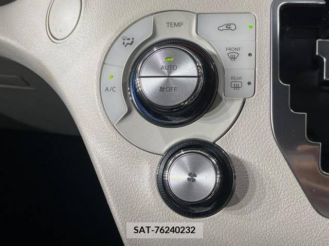 Toyota SIENTA 2016-03 368149-5