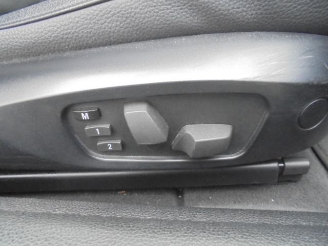 Bmw 1 SERIES 2010-08 893-11