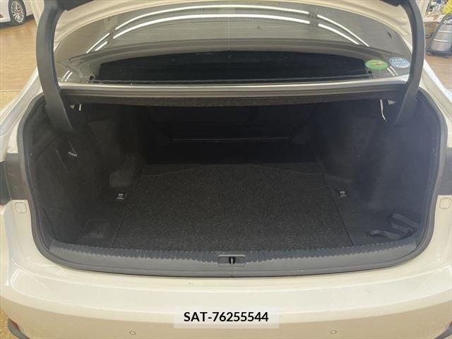 Lexus IS 2014-03 334329-10
