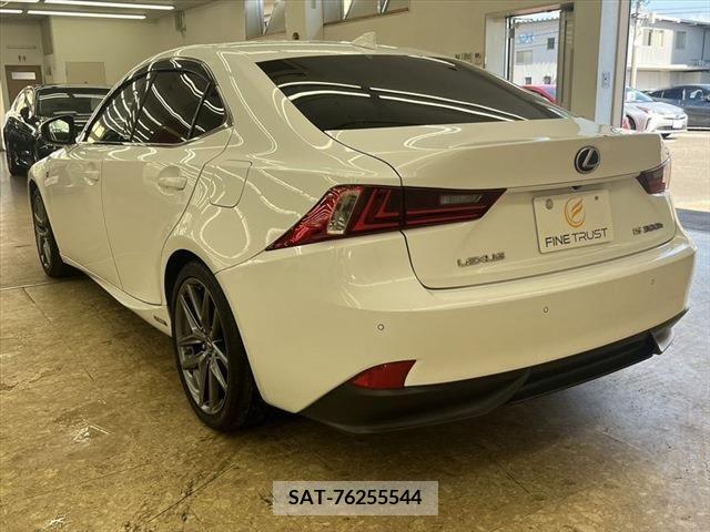 Lexus IS 2014-03 334329-20