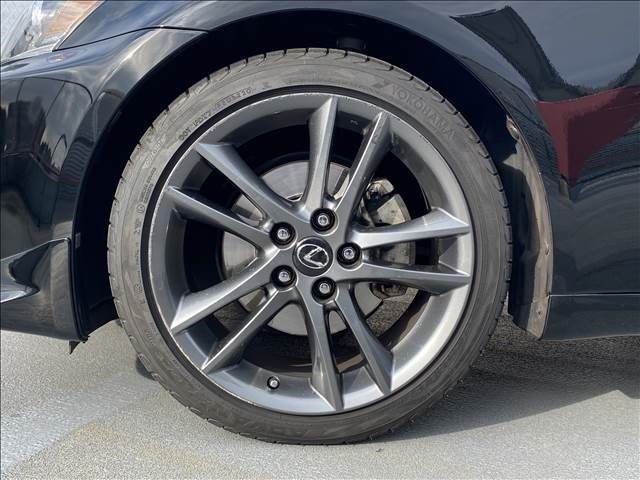 Lexus IS 2011-08 14441-15