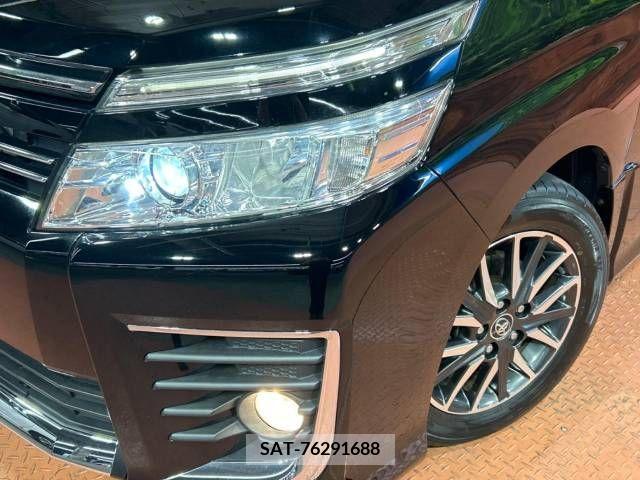 Toyota VOXY 2015-04 321438-12