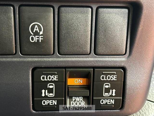 Toyota VOXY 2015-04 321438-3