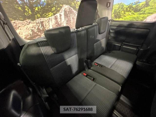 Toyota VOXY 2015-04 321438-9