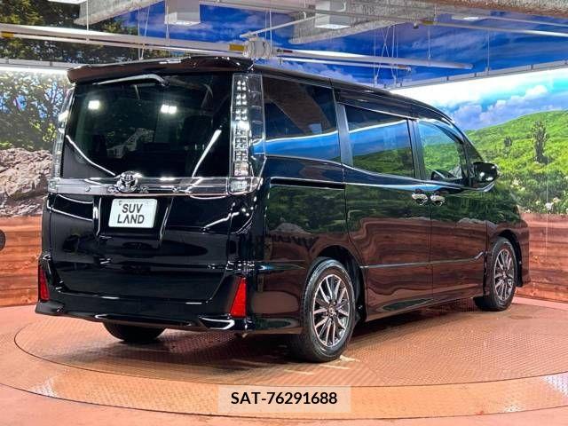 Toyota VOXY 2015-04 321438-17
