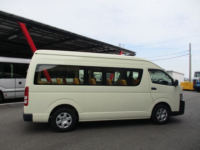 Toyota HIACE COMMUTER 2016-05 11194-5