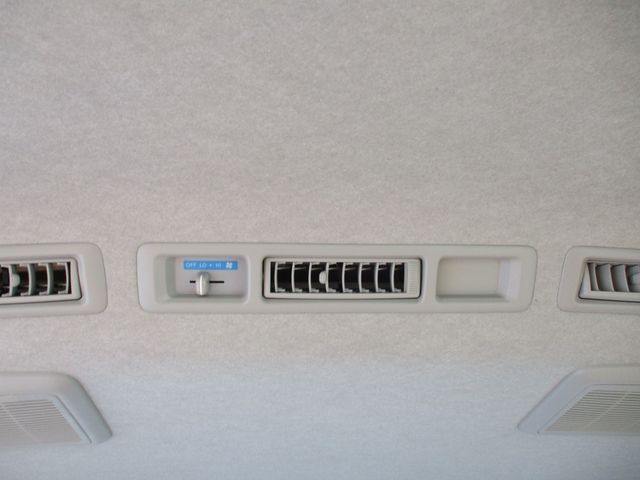 Toyota HIACE COMMUTER 2016-05 11194-13