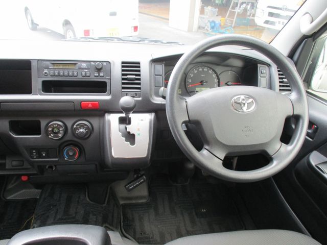 Toyota HIACE COMMUTER 2016-05 11194-8