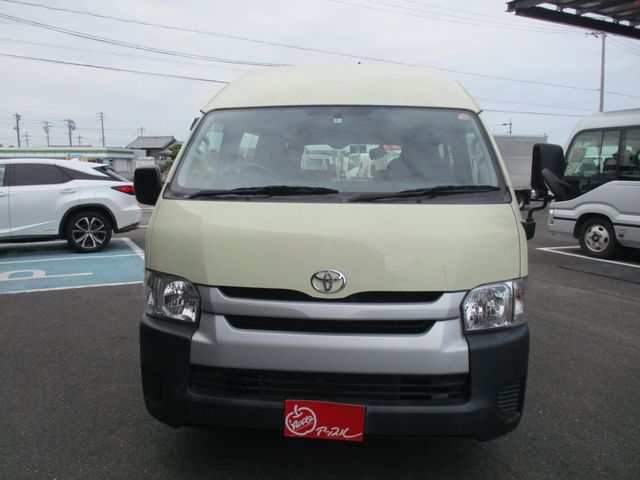 Toyota HIACE COMMUTER 2016-05 11194-2