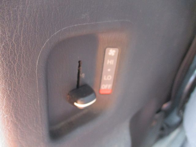 Toyota HIACE COMMUTER 2016-05 11194-14