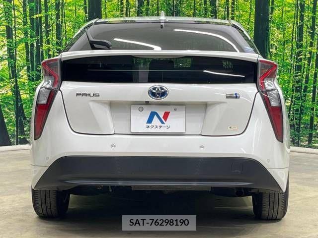 Toyota PRIUS 2017-09 385664-15