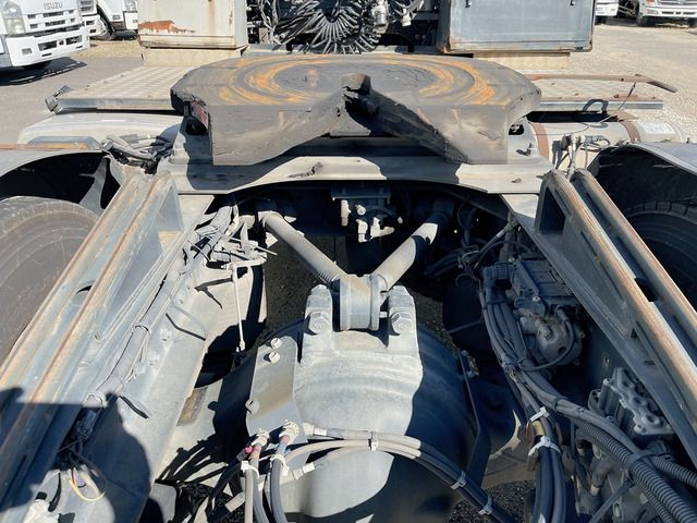Nissan QUON 2014-04 670-17
