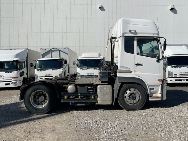 Nissan QUON 2014-04 670-7