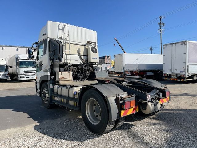 Nissan QUON 2014-04 670-5