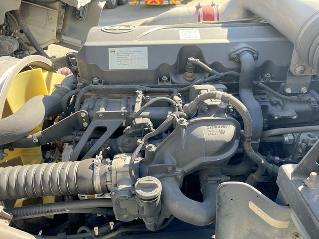 Nissan QUON 2014-04 670-3
