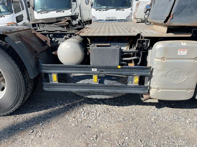 Nissan QUON 2014-04 670-13