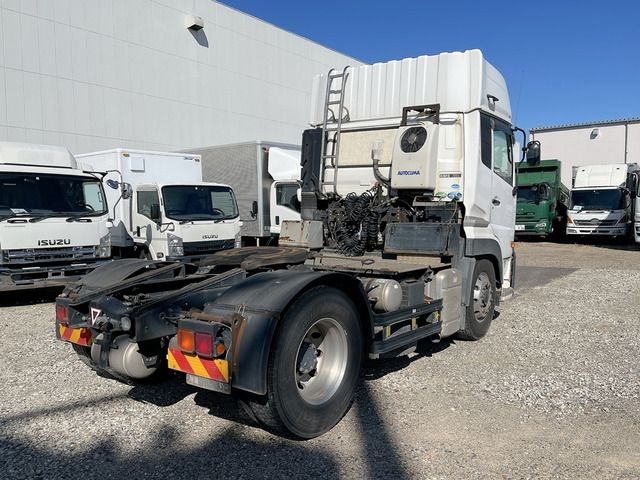 Nissan QUON 2014-04 670-4