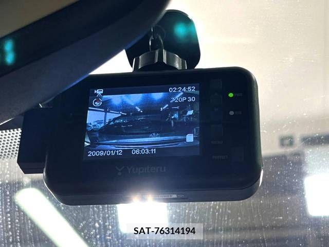 Lexus HS 2012-05 362780-8