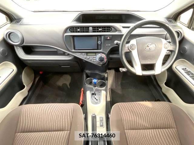 Toyota AQUA 2012-06 254397-1