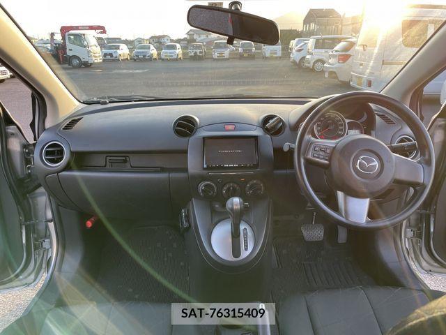 Mazda DEMIO 2013-02 231791-1