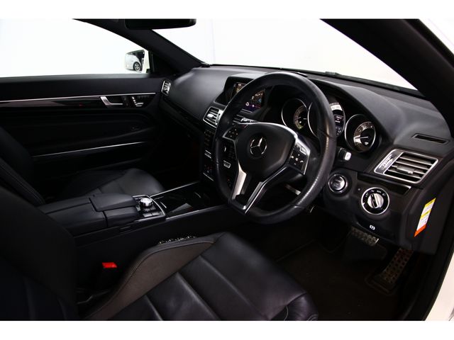 Mercedes Benz E-CLASS 2013-09 27029-21